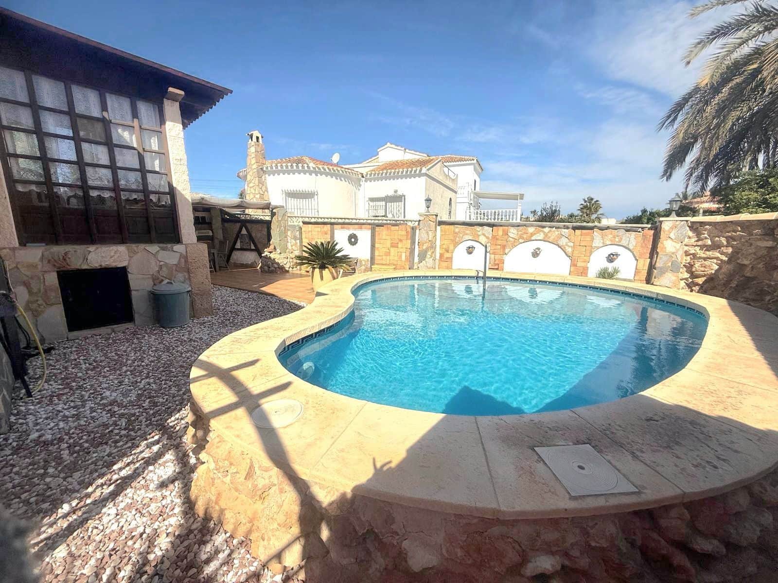 3 soveværelse Villa til salg i Torrevieja med swimmingpool garage - € 320.000 (Ref: 10005054)