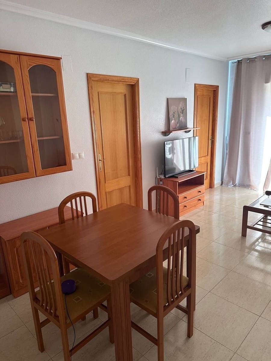 Apartamento de 2 habitaciones en Torrevieja en venta con piscina - 126.000 € (Ref: 10005056)
