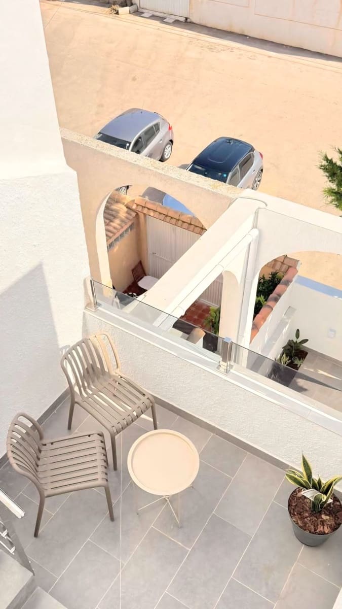 Pareado de 3 habitaciones en Torrevieja en venta con piscina - 259.000 € (Ref: 10005057)