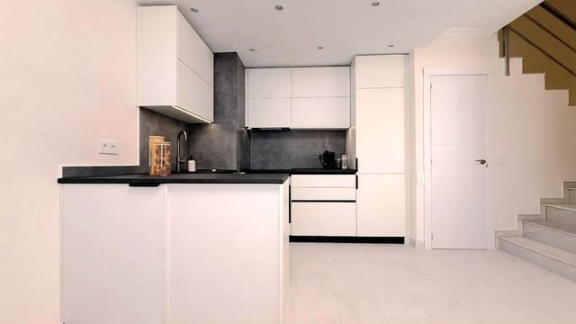 3 soveværelse Semi-Rækkehus til salg i Nueva Torrevieja, Torrevieja med swimmingpool - € 259.000 (Ref: 10005057)