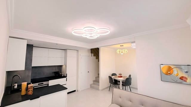 3 soveværelse Semi-Rækkehus til salg i Nueva Torrevieja, Torrevieja med swimmingpool - € 259.000 (Ref: 10005057)