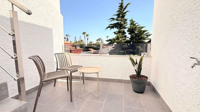 3 soveværelse Semi-Rækkehus til salg i Nueva Torrevieja, Torrevieja med swimmingpool - € 259.000 (Ref: 10005057)