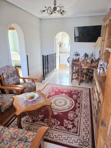 Bungalow de 2 habitaciones en Aguas Nuevas, Torrevieja en venta con piscina - 179.000 € (Ref: 10005062)