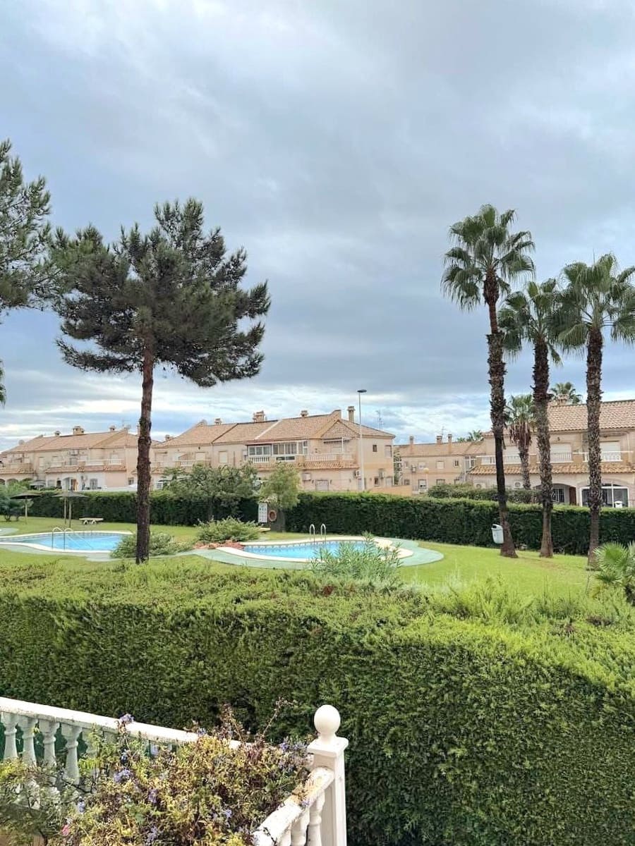 2 Zimmer Bungalow zu verkaufen in Torrevieja mit Pool - 179.000 € (Ref: 10005062)