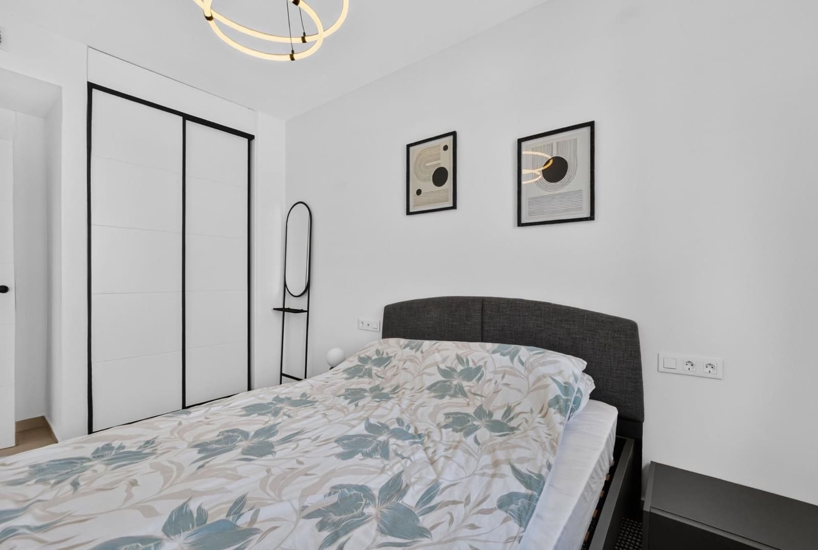 Chalet de 3 habitaciones en Guardamar del Segura en venta con piscina garaje - 445.000 € (Ref: 10005063)