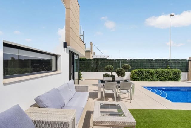 Chalet de 3 habitaciones en El Raso, Guardamar del Segura en venta con piscina garaje - 445.000 € (Ref: 10005063)