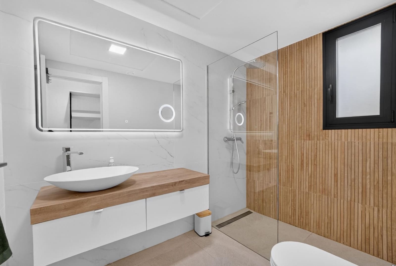 Chalet de 3 habitaciones en Guardamar del Segura en venta con piscina garaje - 445.000 € (Ref: 10005063)