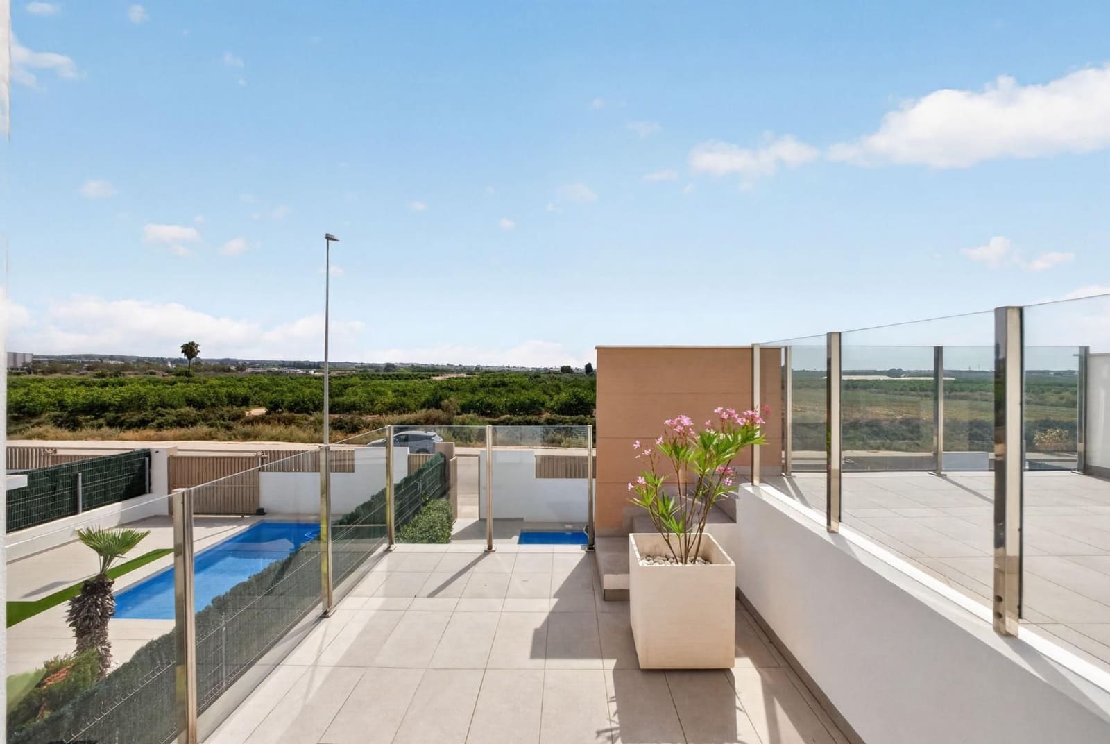 Chalet de 3 habitaciones en Guardamar del Segura en venta con piscina garaje - 445.000 € (Ref: 10005063)