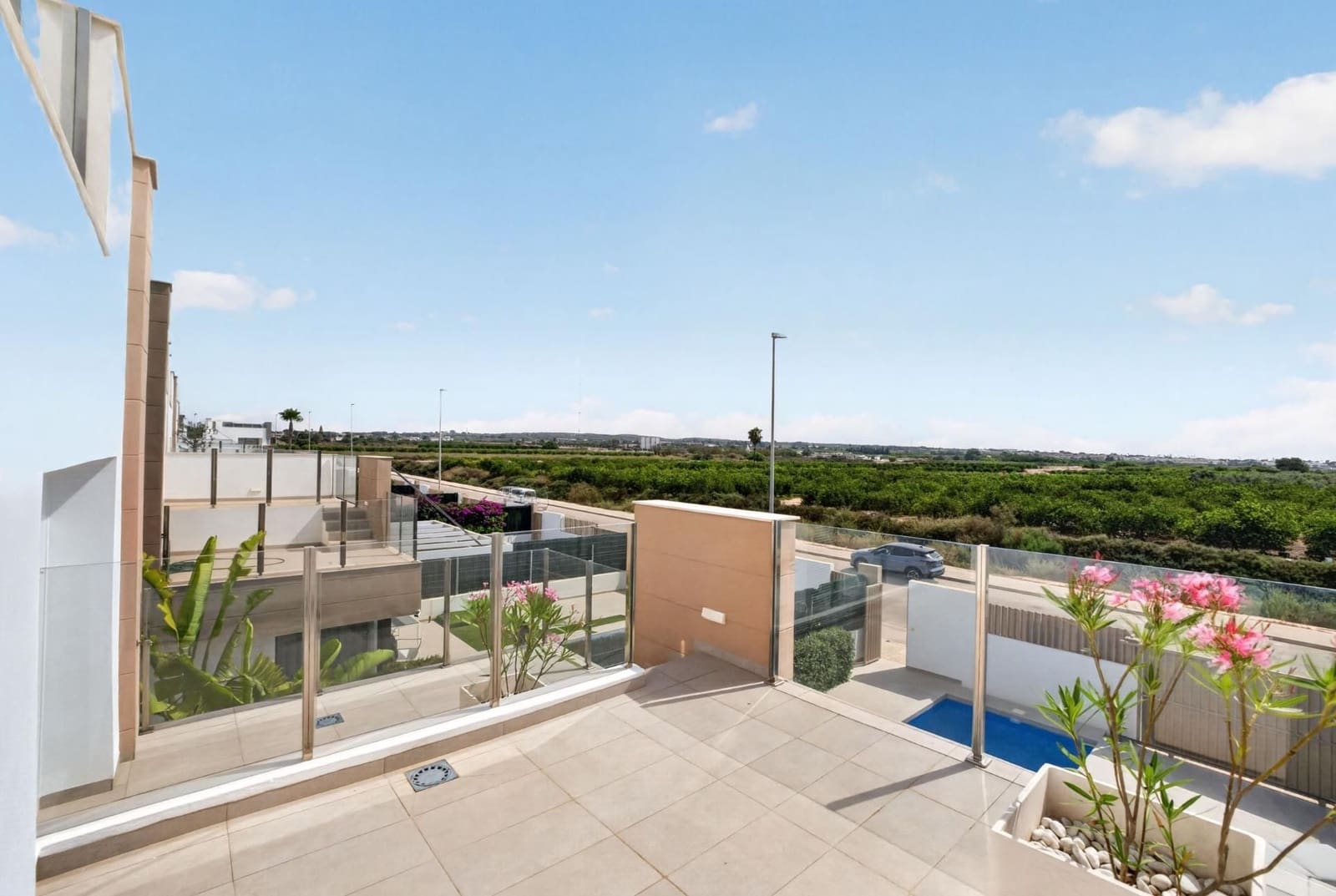 Chalet de 3 habitaciones en Guardamar del Segura en venta con piscina garaje - 445.000 € (Ref: 10005063)