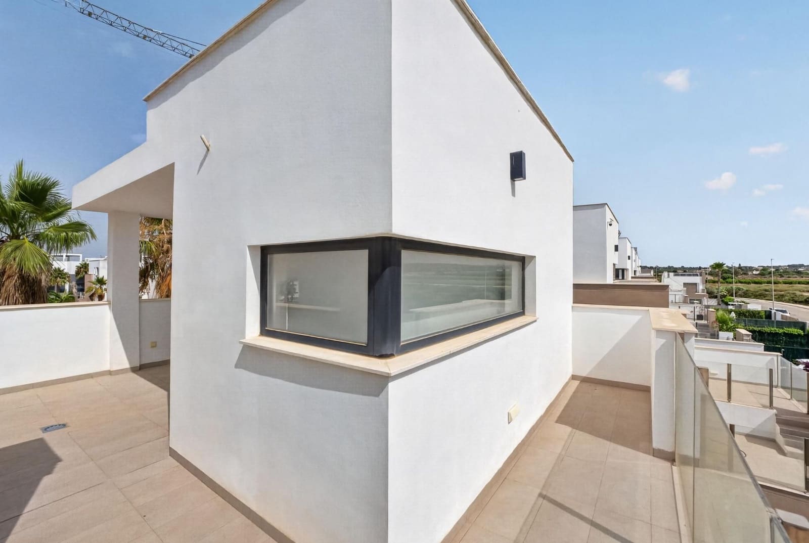 Chalet de 3 habitaciones en Guardamar del Segura en venta con piscina garaje - 445.000 € (Ref: 10005063)
