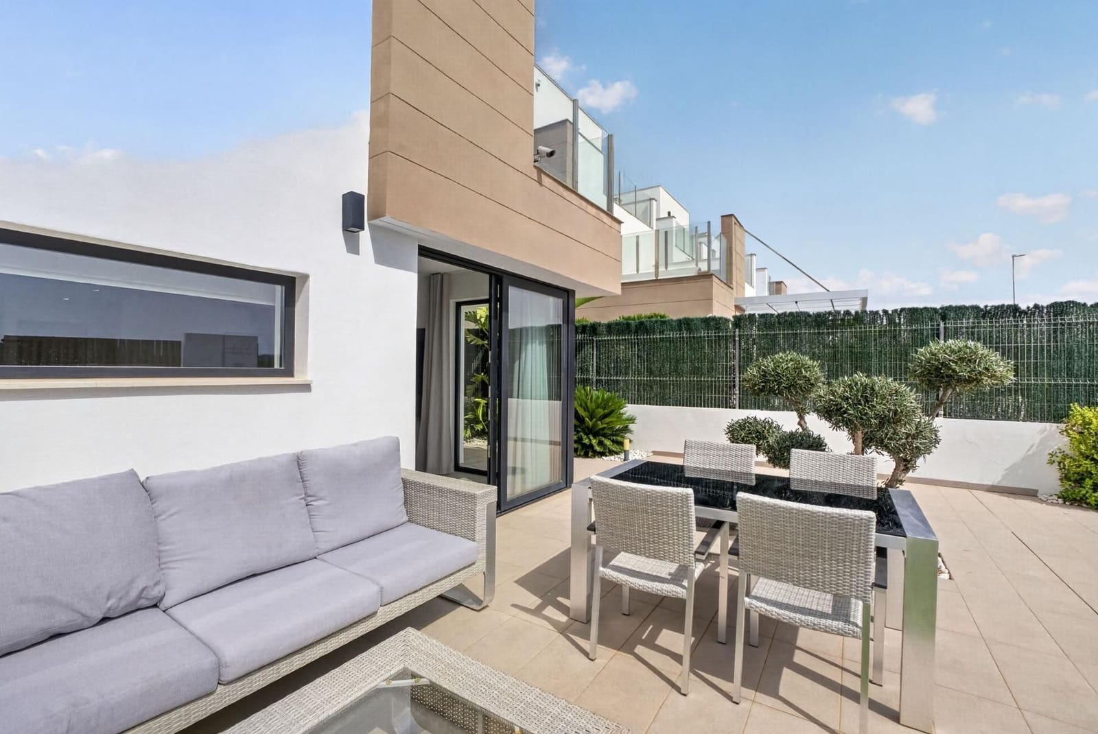 Chalet de 3 habitaciones en Guardamar del Segura en venta con piscina garaje - 445.000 € (Ref: 10005063)