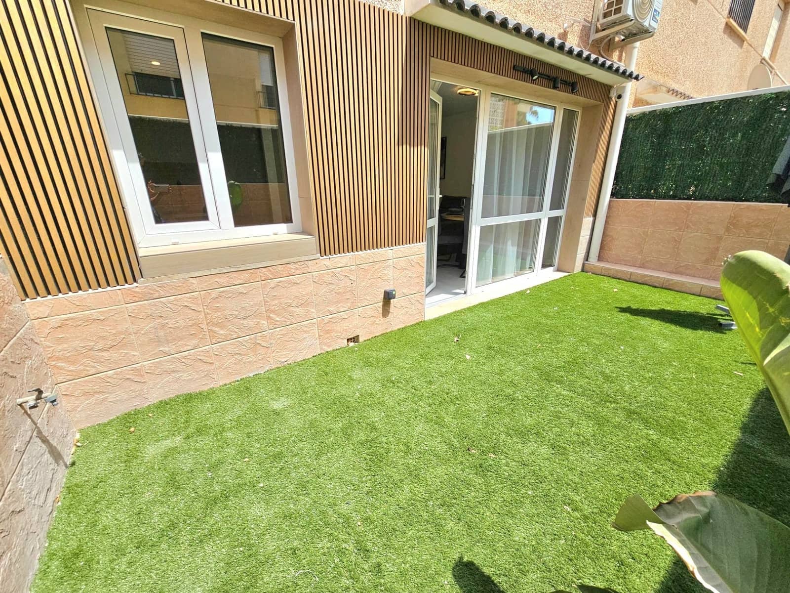 Pareado de 3 habitaciones en Torrevieja en venta - 334.900 € (Ref: 10005067)
