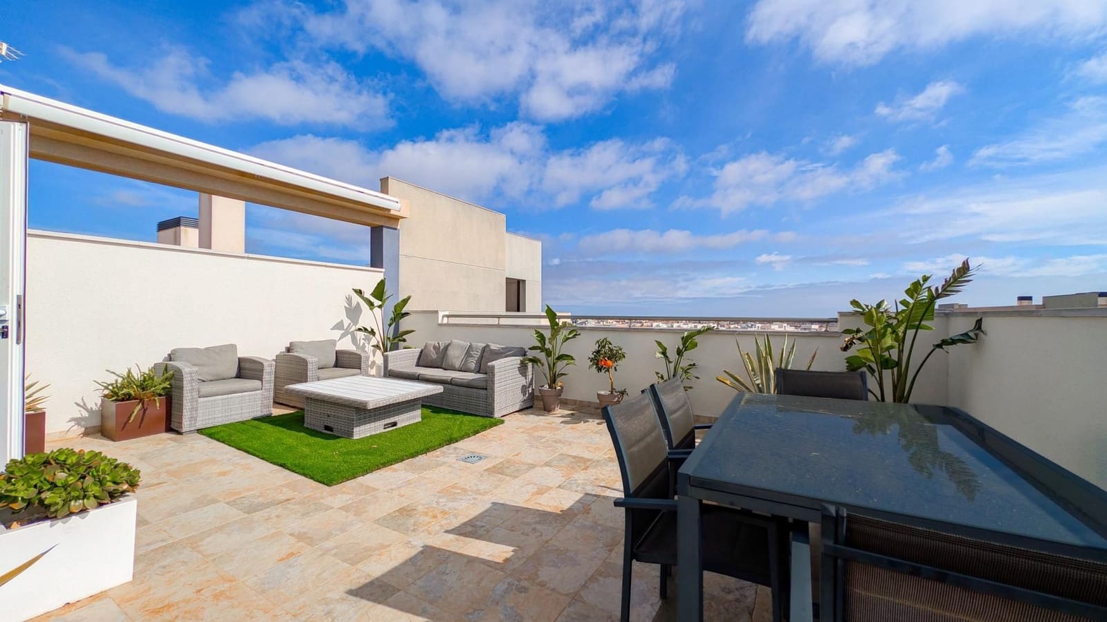 2 bedroom Penthouse for sale in Orihuela Costa with pool garage - € 319,800 (Ref: 10005068)