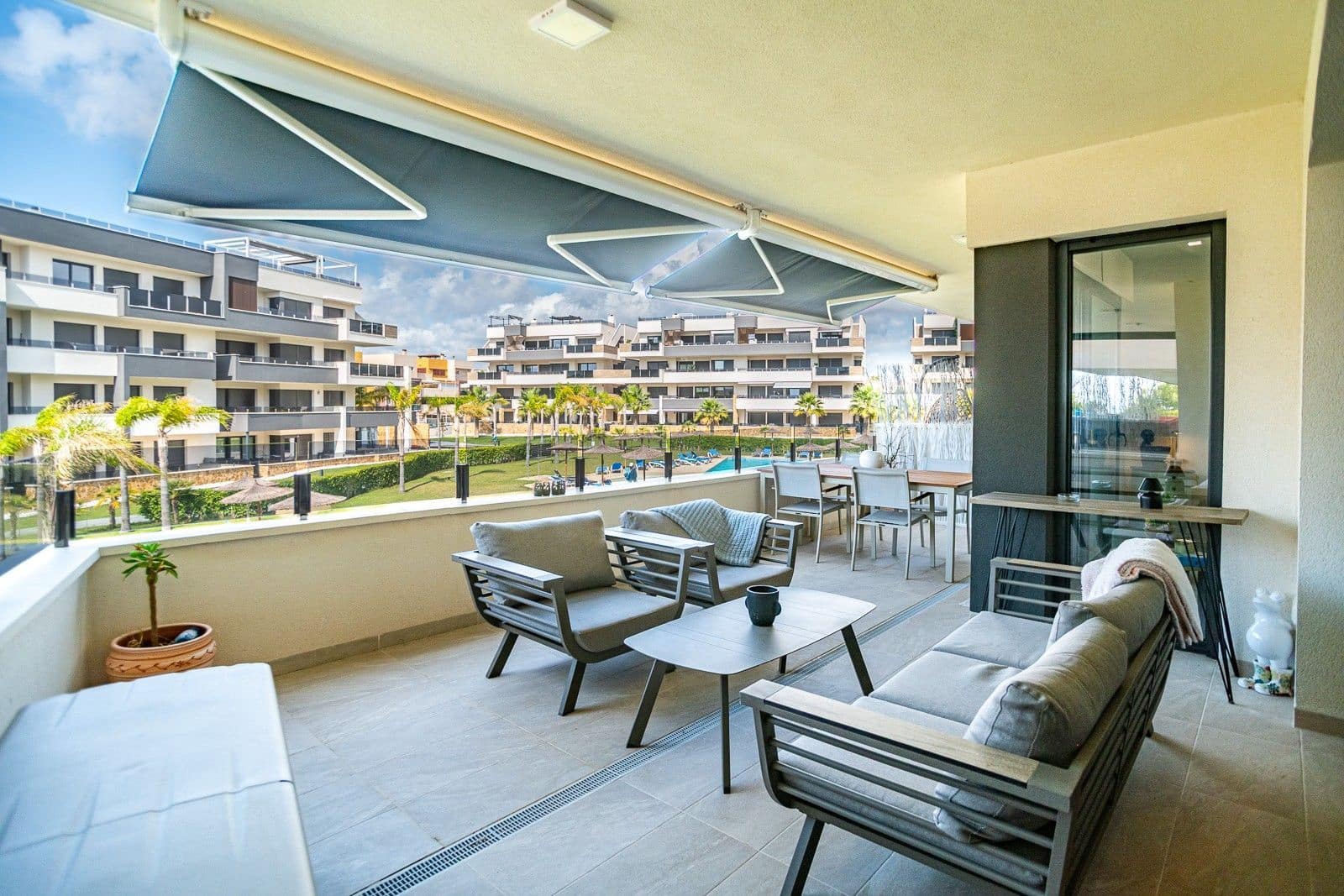 2 quarto Apartamento para venda em Torrevieja com garagem - 350 000 € (Ref: 10005070)