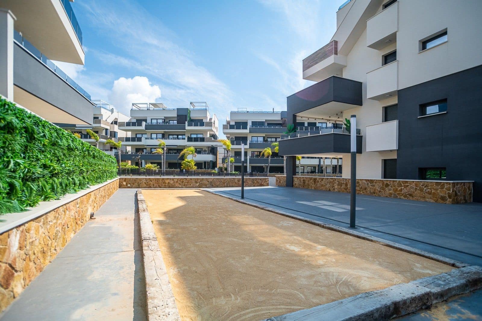 2 quarto Apartamento para venda em Torrevieja com garagem - 350 000 € (Ref: 10005070)