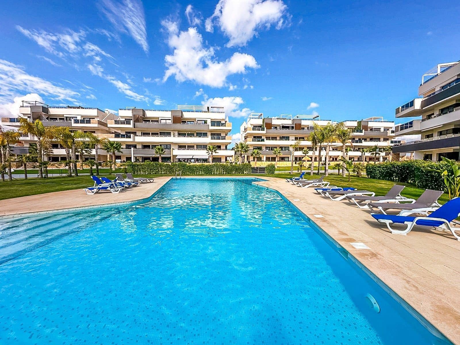 2 quarto Apartamento para venda em Torrevieja com garagem - 350 000 € (Ref: 10005070)