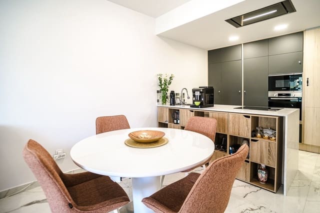 2 quarto Apartamento para venda em Torrevieja com garagem - 350 000 € (Ref: 10005070)