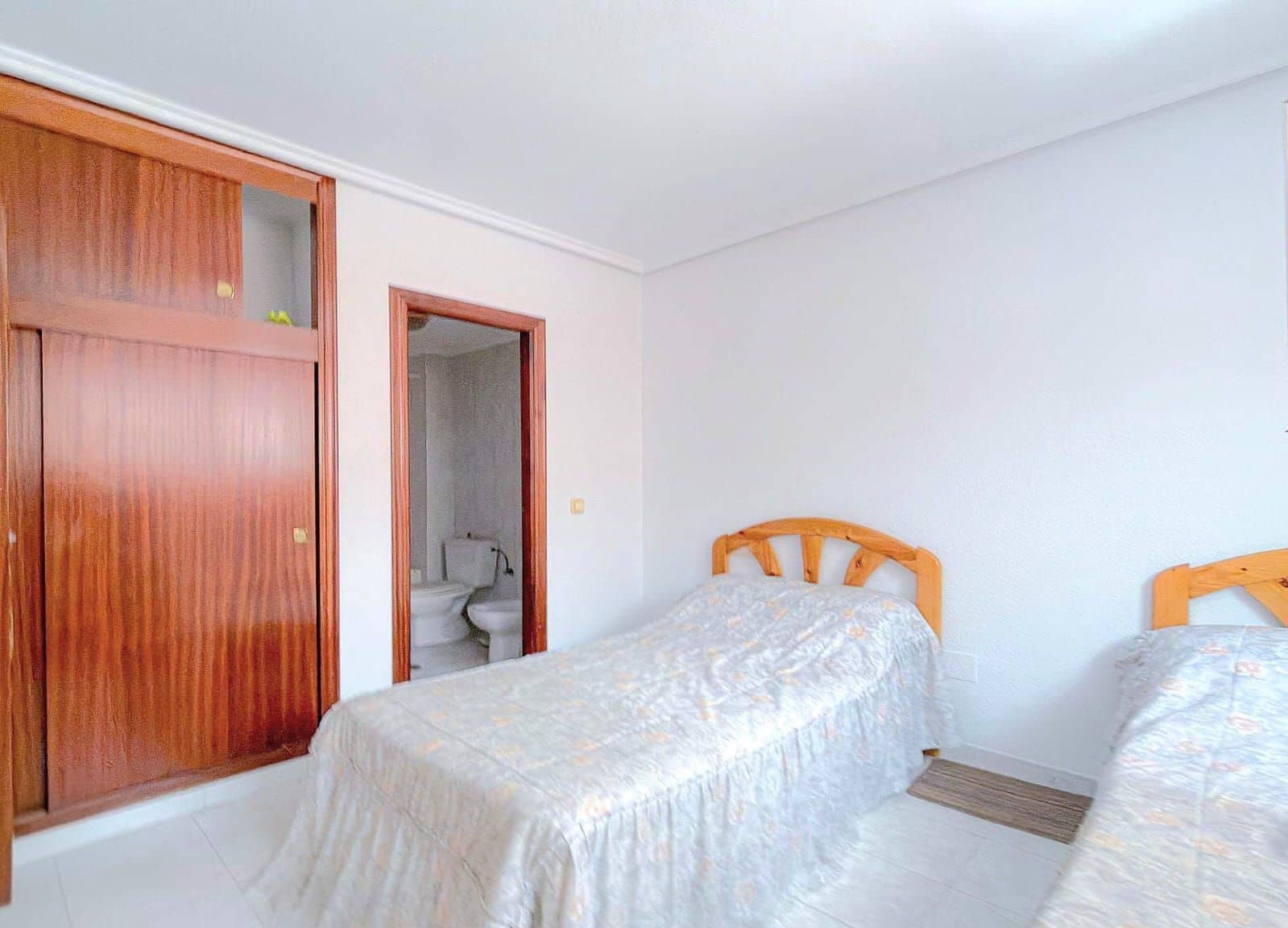 1 sovrum Lägenhet till salu i Torrevieja med pool - 89 900 € (Ref: 10005074)