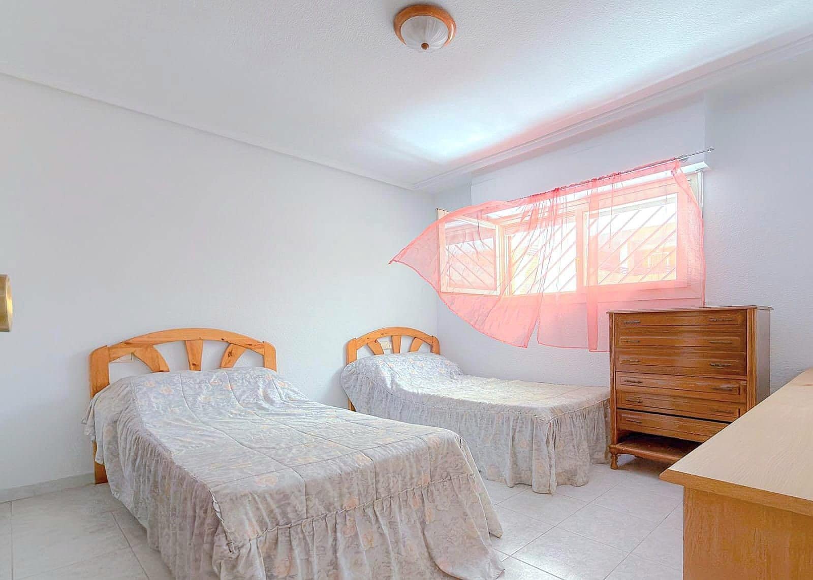 1 sovrum Lägenhet till salu i Torrevieja med pool - 89 900 € (Ref: 10005074)