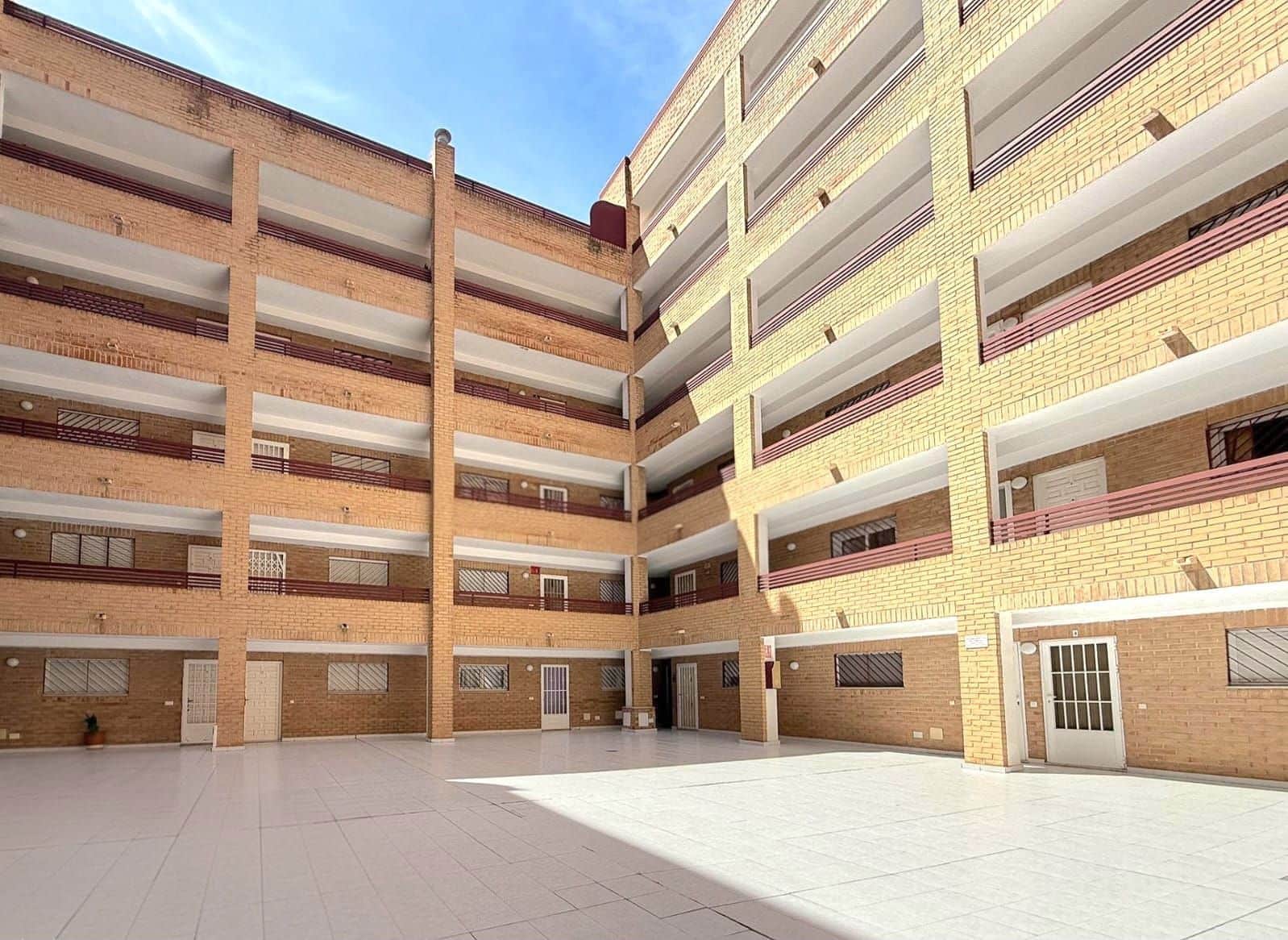 1 sovrum Lägenhet till salu i Torrevieja med pool - 89 900 € (Ref: 10005074)
