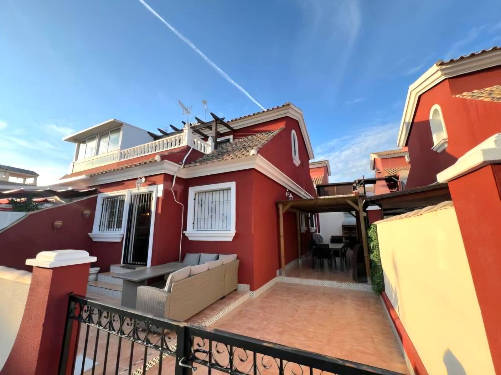 3 soveværelse Semi-Rækkehus til salg i Orihuela Costa med swimmingpool garage - € 285.000 (Ref: 10005077)