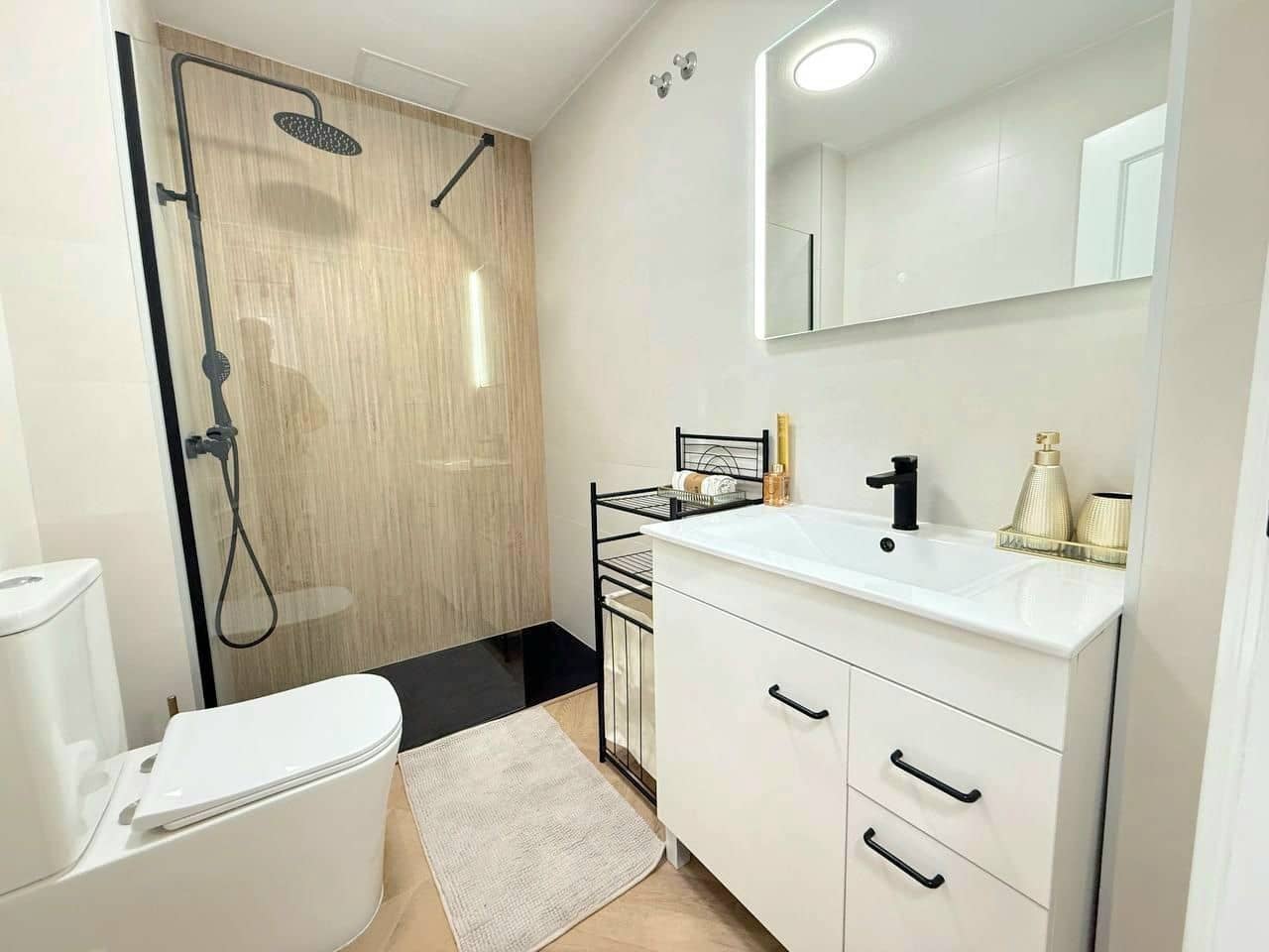 2 makuuhuone Huoneisto myytävänä paikassa Torrevieja mukana uima-altaan - 164 900 € (Ref: 10005078)