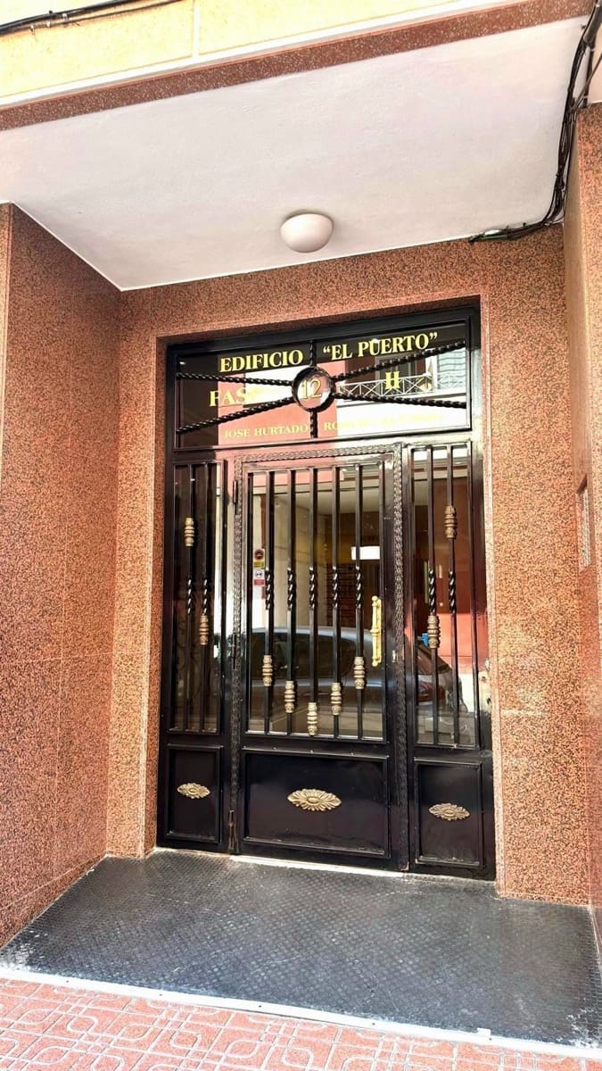 2 makuuhuone Huoneisto myytävänä paikassa Torrevieja mukana uima-altaan - 164 900 € (Ref: 10005078)