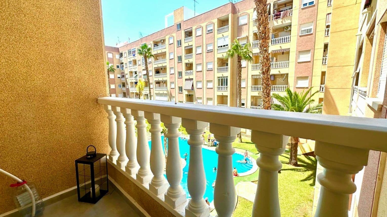 2 makuuhuone Huoneisto myytävänä paikassa Torrevieja mukana uima-altaan - 164 900 € (Ref: 10005078)