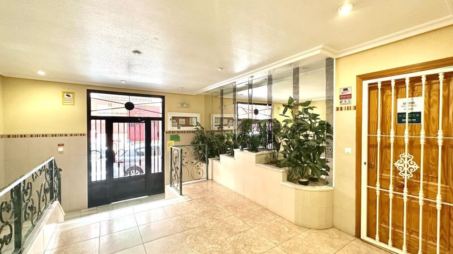 2 makuuhuone Huoneisto myytävänä paikassa Torrevieja mukana uima-altaan - 164 900 € (Ref: 10005078)