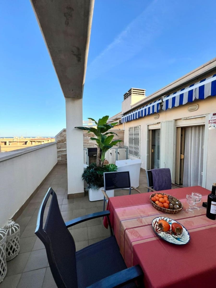 Ático de 4 habitaciones en Guardamar del Segura en venta con garaje - 299.000 € (Ref: 10005079)