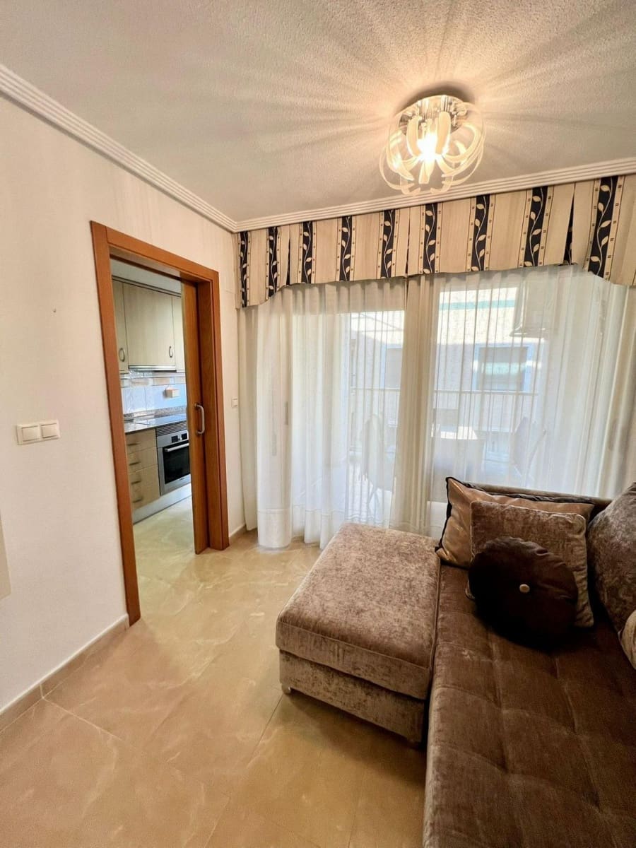 Ático de 4 habitaciones en Guardamar del Segura en venta con garaje - 299.000 € (Ref: 10005079)