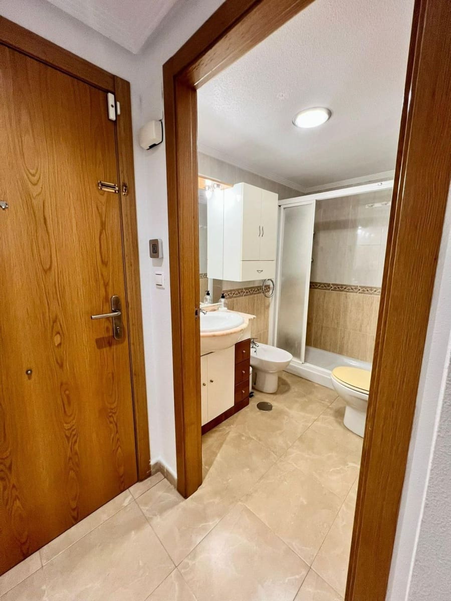 Ático de 4 habitaciones en Guardamar del Segura en venta con garaje - 299.000 € (Ref: 10005079)
