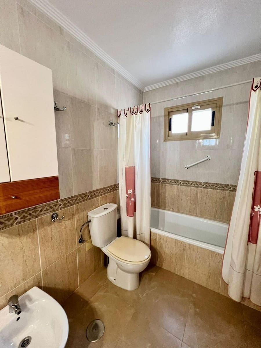 Ático de 4 habitaciones en Guardamar del Segura en venta con garaje - 299.000 € (Ref: 10005079)