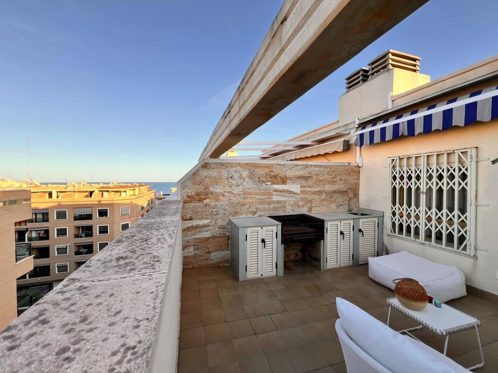 Ático de 4 habitaciones en Guardamar del Segura en venta con garaje - 299.000 € (Ref: 10005079)
