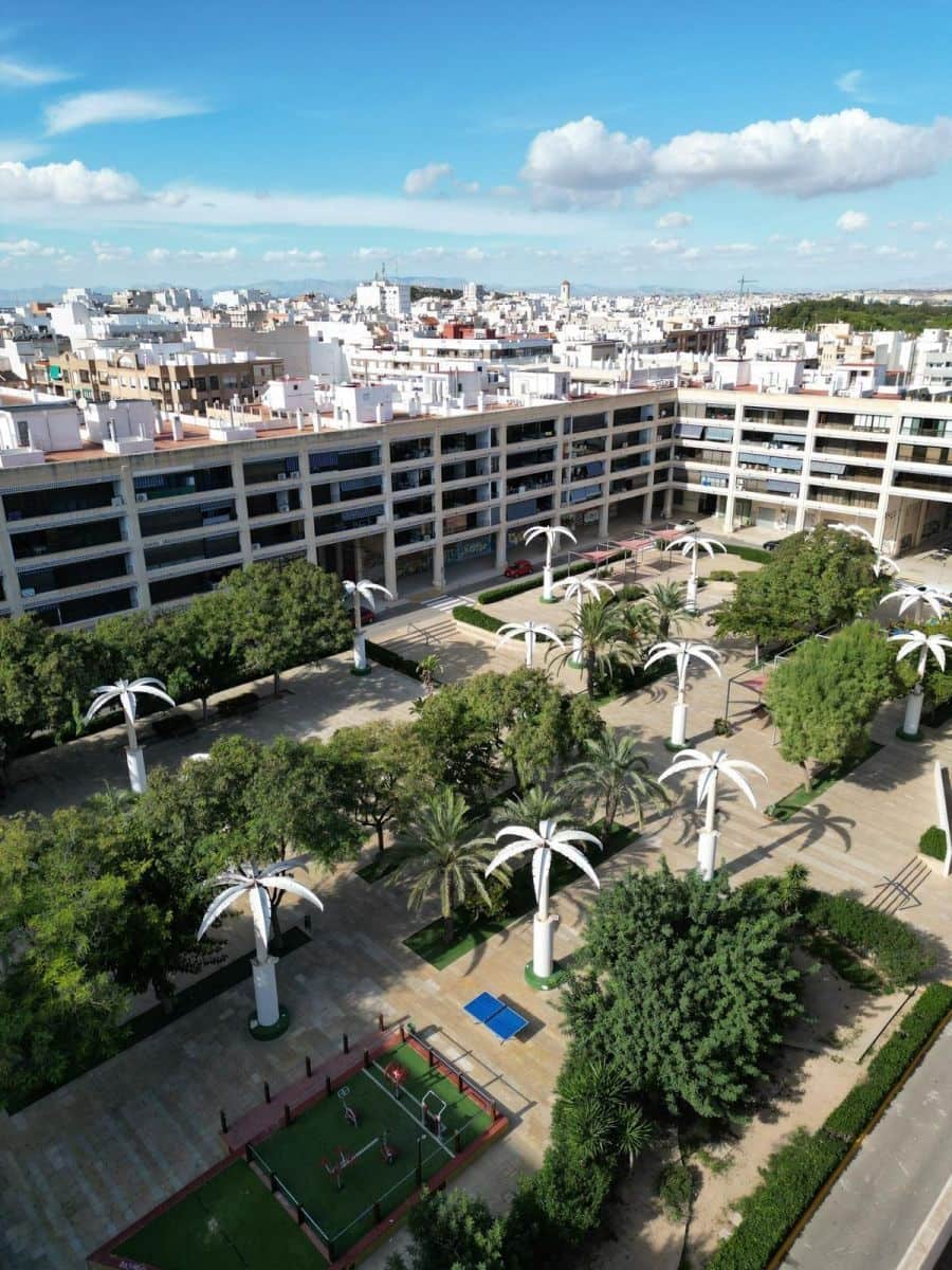 Ático de 4 habitaciones en Guardamar del Segura en venta con garaje - 299.000 € (Ref: 10005079)