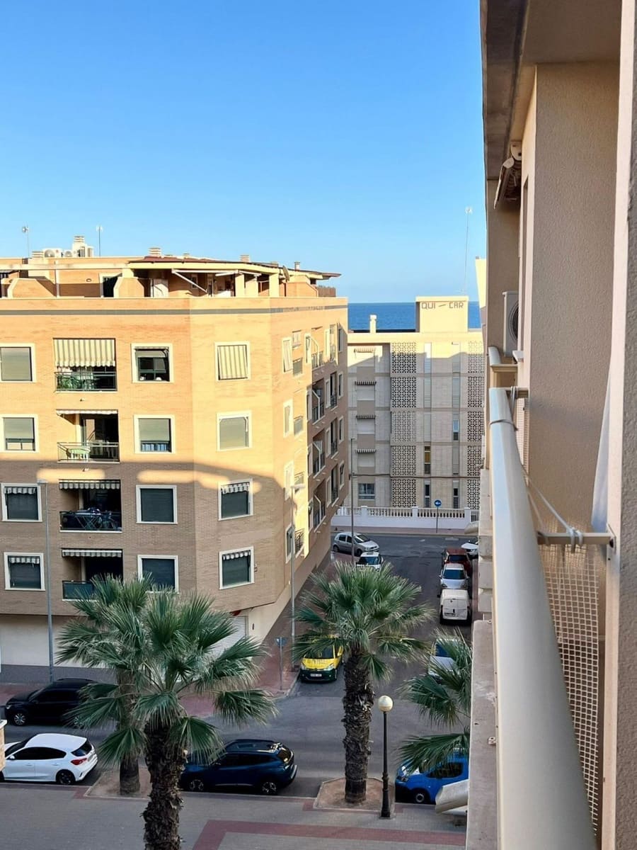 Ático de 4 habitaciones en Guardamar del Segura en venta con garaje - 299.000 € (Ref: 10005079)
