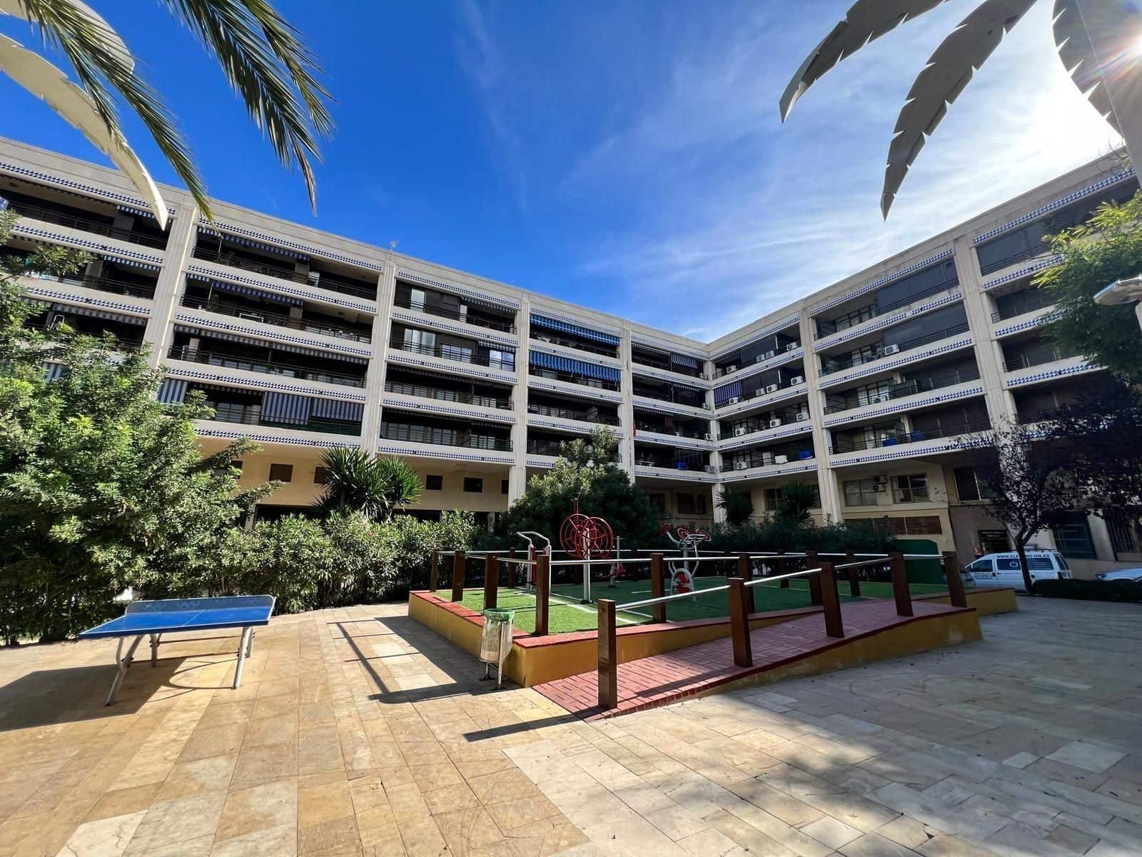 Ático de 4 habitaciones en Guardamar del Segura en venta con garaje - 299.000 € (Ref: 10005079)