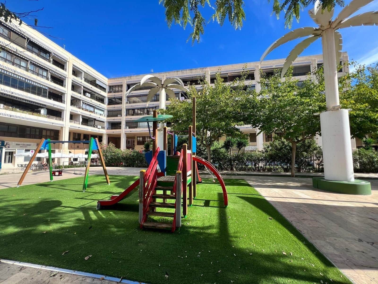 Ático de 4 habitaciones en Guardamar del Segura en venta con garaje - 299.000 € (Ref: 10005079)