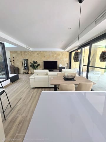 Chalet de 3 habitaciones en Monforte del Cid en venta con piscina garaje - 795.000 € (Ref: 10005080)