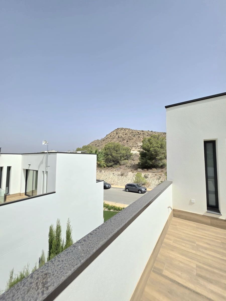 Chalet de 3 habitaciones en Monforte del Cid en venta con piscina garaje - 795.000 € (Ref: 10005080)