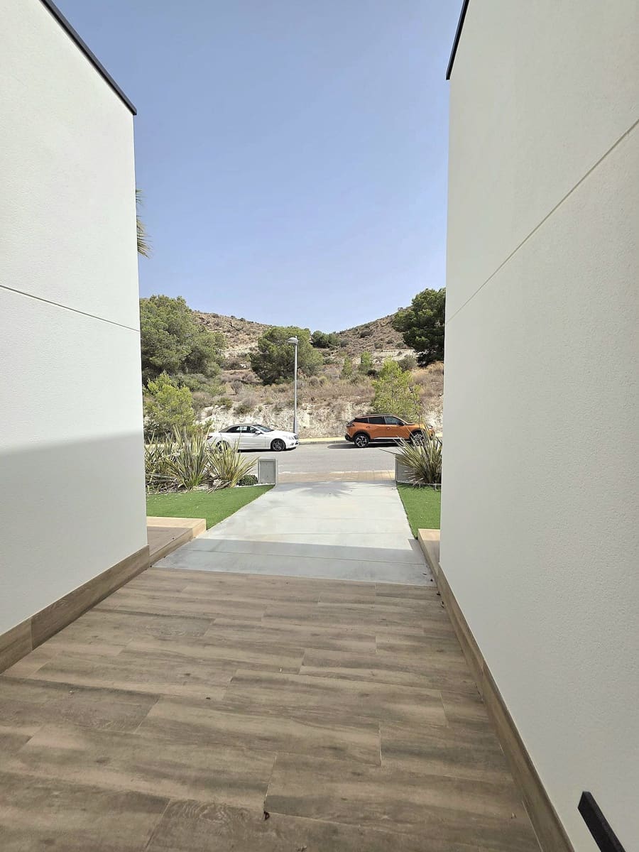 Chalet de 3 habitaciones en Monforte del Cid en venta con piscina garaje - 795.000 € (Ref: 10005080)