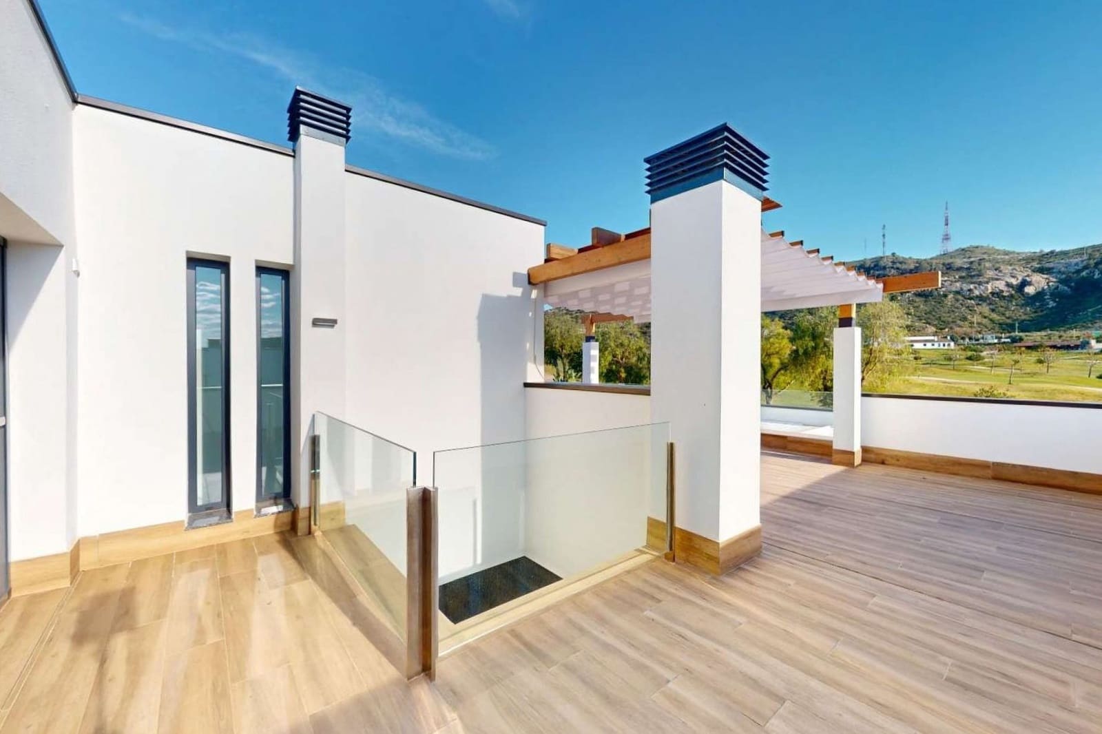 Chalet de 3 habitaciones en Monforte del Cid en venta con piscina garaje - 795.000 € (Ref: 10005080)