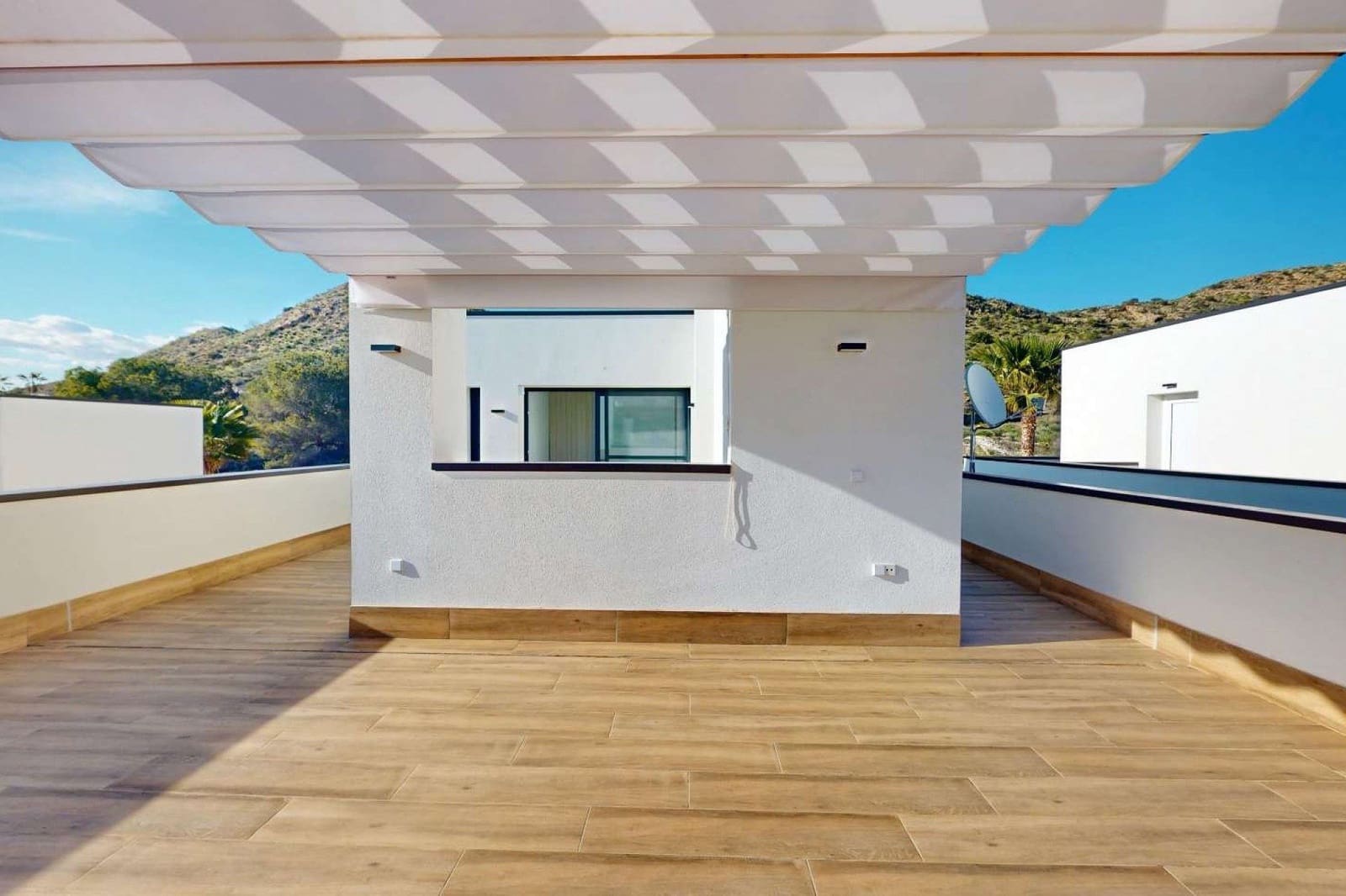 Chalet de 3 habitaciones en Monforte del Cid en venta con piscina garaje - 795.000 € (Ref: 10005080)