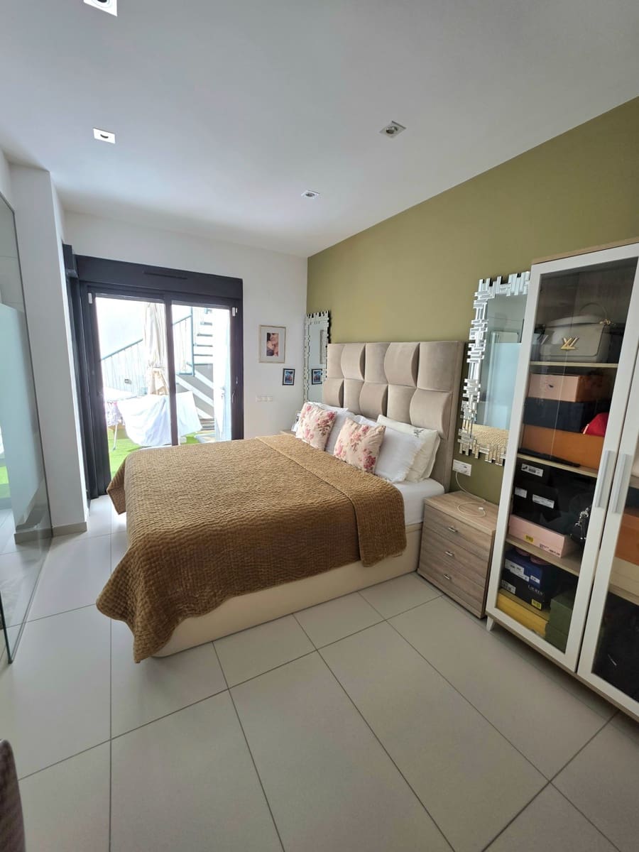 Pareado de 3 habitaciones en Orihuela en venta con piscina garaje - 504.900 € (Ref: 10005082)