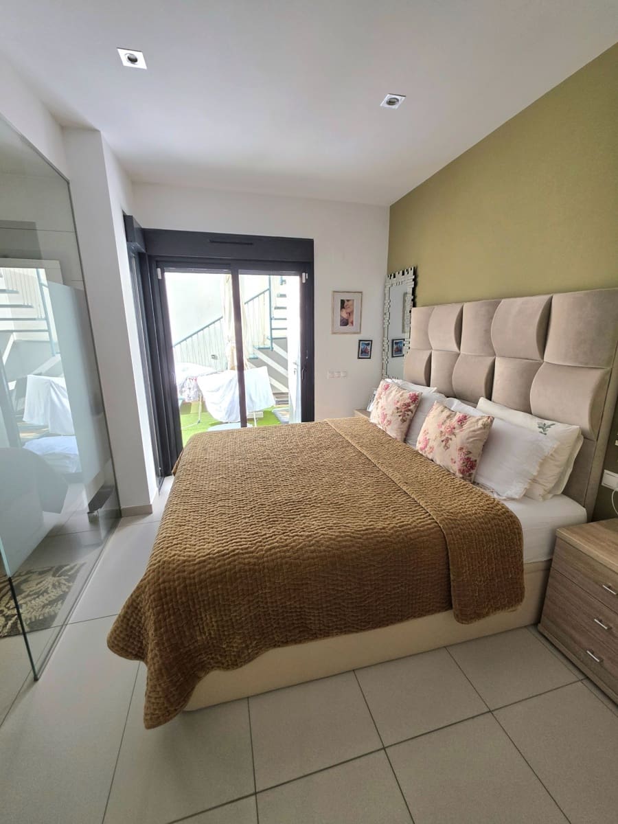 Pareado de 3 habitaciones en Orihuela en venta con piscina garaje - 504.900 € (Ref: 10005082)