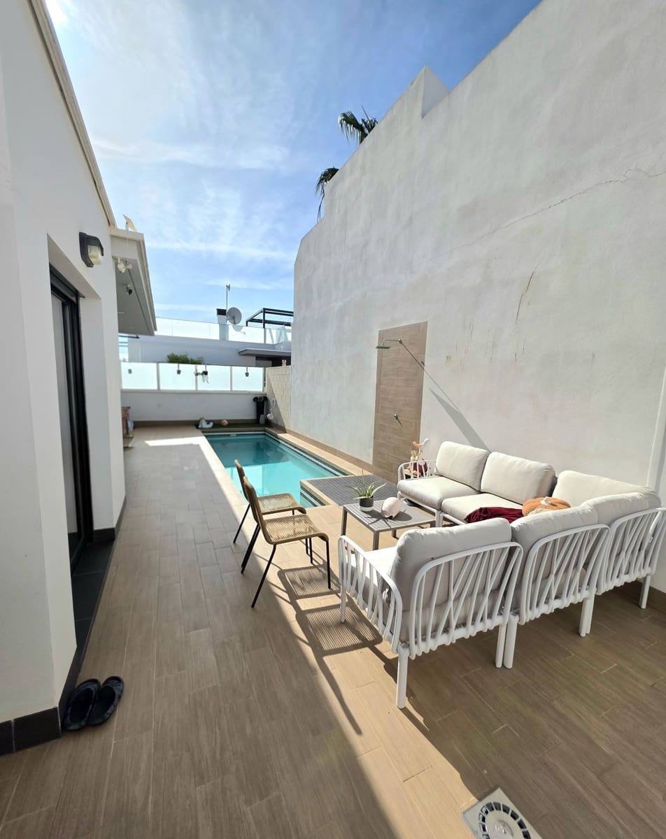 Pareado de 3 habitaciones en Orihuela en venta con piscina garaje - 504.900 € (Ref: 10005082)