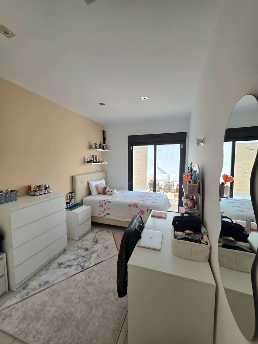 Pareado de 3 habitaciones en Orihuela en venta con piscina garaje - 504.900 € (Ref: 10005082)