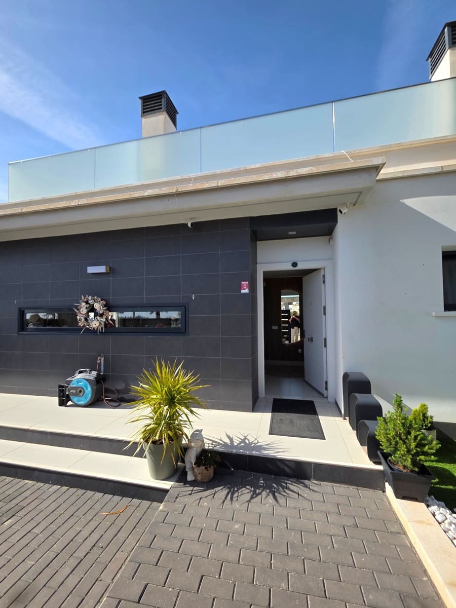 Pareado de 3 habitaciones en Orihuela en venta con piscina garaje - 504.900 € (Ref: 10005082)