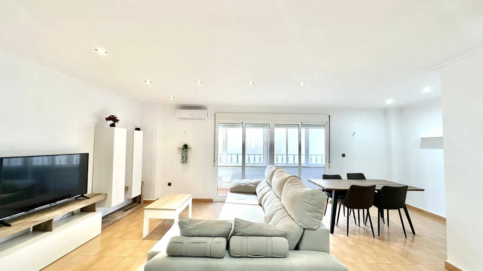 3 soveværelse Lejlighed til salg i Torrevieja - € 189.900 (Ref: 10005085)