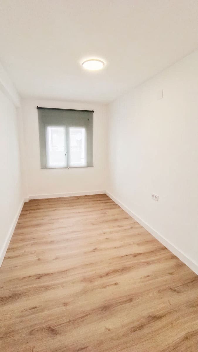 3 bedroom Apartment for sale in Torrevieja - € 130,000 (Ref: 10005086)